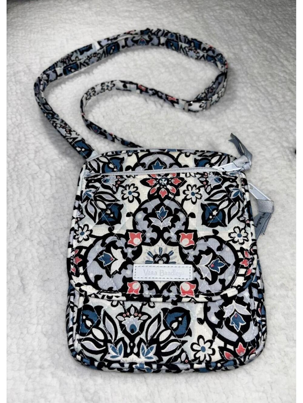 Vera Bradley  Hipster Crossbody in LISBON MEDALLION  EUC Blue Pink